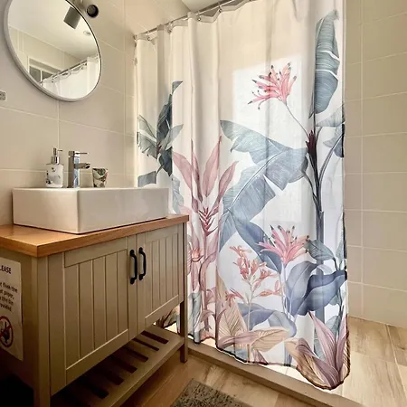 New! Remote Cosy Lejlighed *